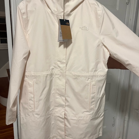 The North Face Gardenia White Woodmont Parka - Picture 1 of 3